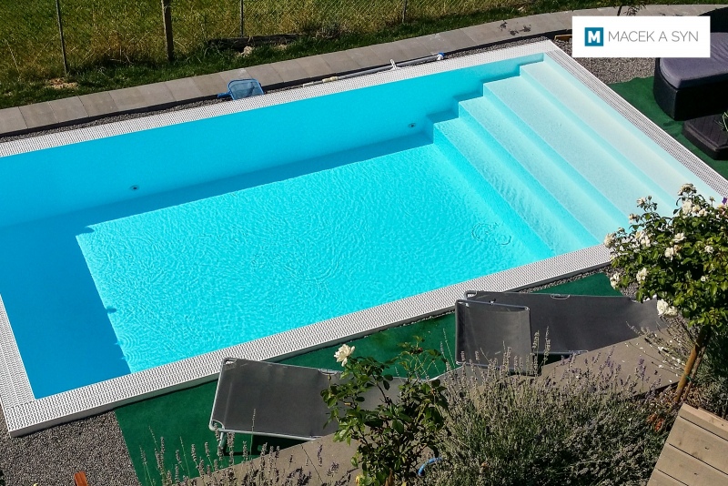 Bazén 2,9 x 6 x 1,3m, Trogen, kanton Appenzell Ausserrhoden, Švýcarsko, realizace 2018